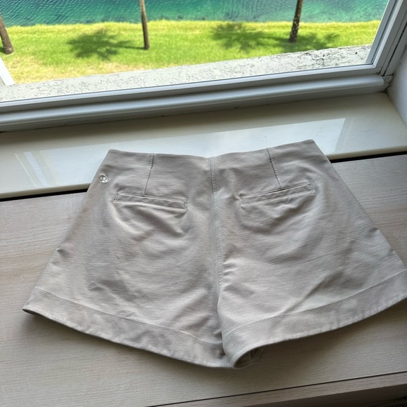 Lululemon Utilitech Relaxed-Fit High-Rise Short 3.5” - Picture 3 of 6